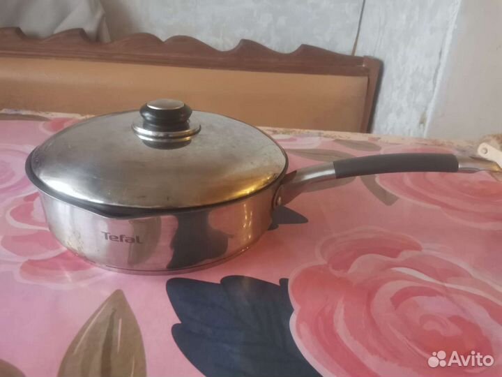 Сковорода и крышки, кастрюли алюминевые