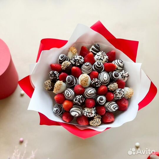 Букет из сладкой клубники в шоколаде
