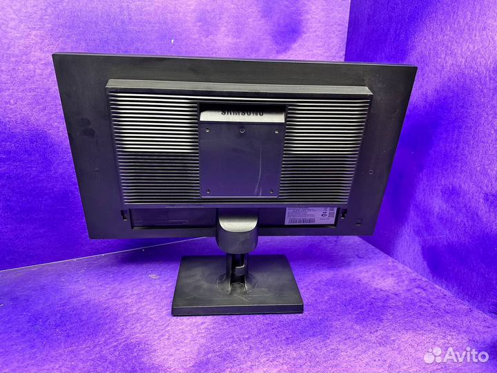 Монитор 22 дюйма LED samsung