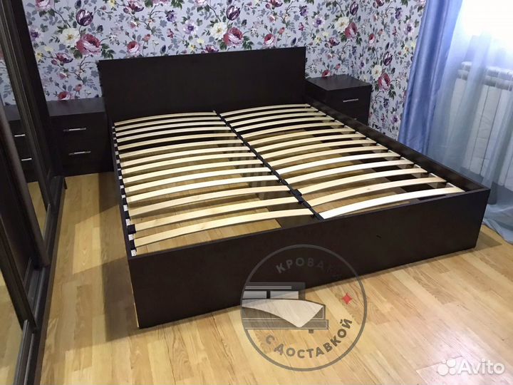 Кровать