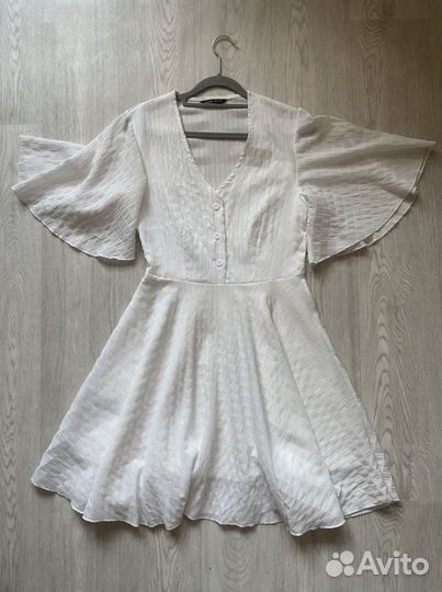 Платье женское белое 44 46