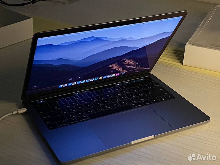 Macbook pro 13 2018 touch bar 256 gb