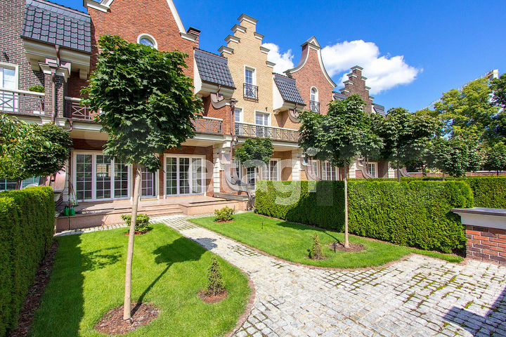 5-к. квартира, 384 м², 1/3 эт.