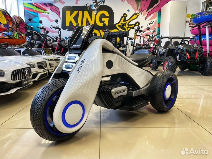 Электромотоцикл BMW Vision Next 100 (Трицикл)