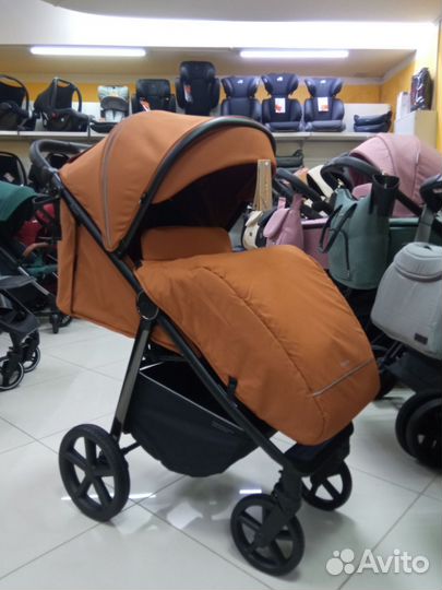 Коляска прогулочная