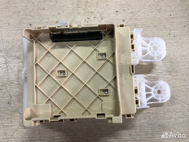 Блок предохранителей салонный Toyota RAV 4 44