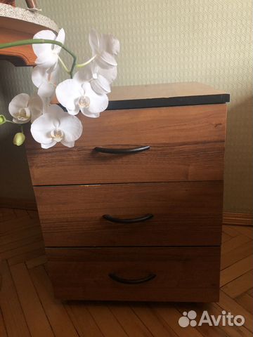 Тумбочка высота 57 см, ширина 44 см, глубина 49 см