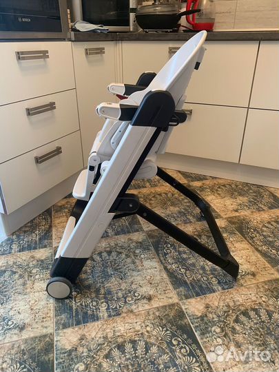 Стульчик для кормления Peg Perego Siesta Follow Me