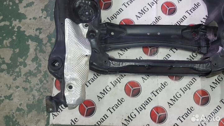 Передний подрамник на Mercedes-Benz W221 S550