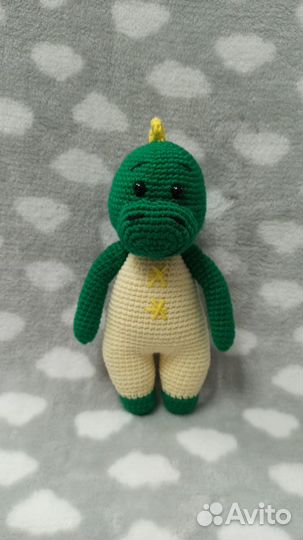 Вязаная игрушка Динозавр
