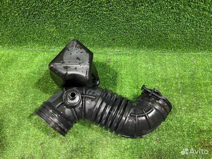 Патрубок воздушного фильтра Kia Rio седан 1.4 2014