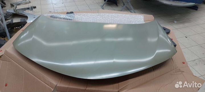 Капот Toyota Corolla E180 2013