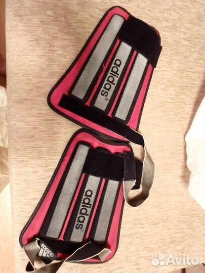 Футбольные щитки