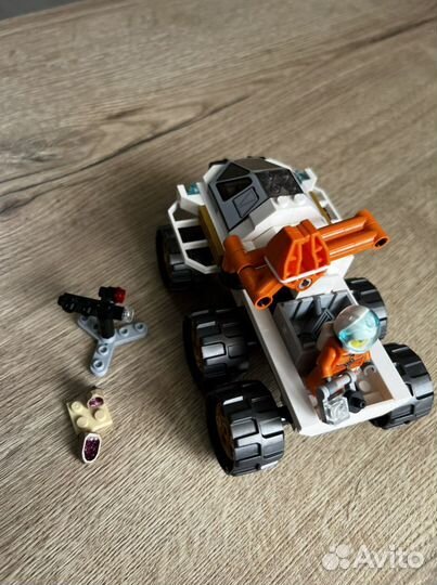 Lego космос 60225