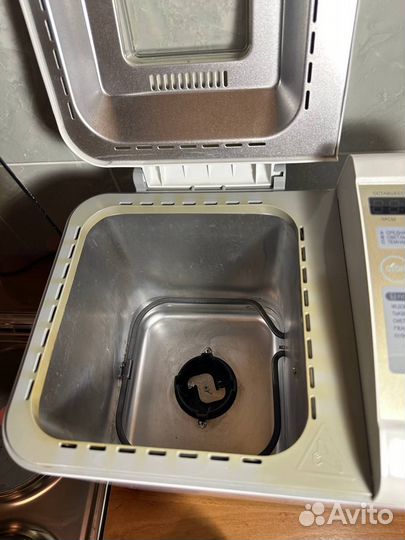 Автоматическая хлебопечь LG HB-1051CJ