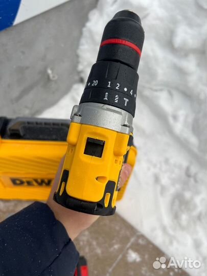 Шуруповерт для ледобура Dewalt 9 Mah