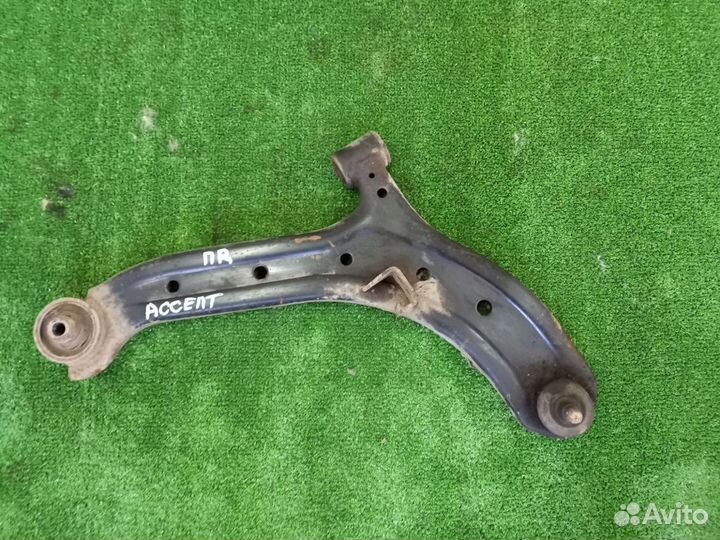 Рычаг передний правый б/у Hyundai Accent 2000-2011