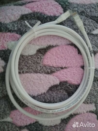 Сетевой кабель для интернета и роутера