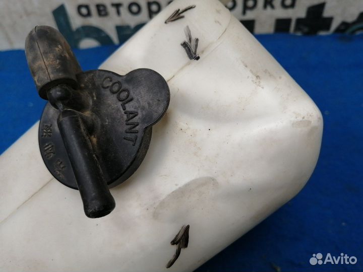 Бачок расширительный 16470-50140