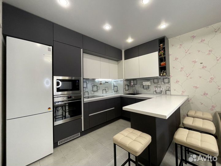 Угловая кухня с мдф фасадами в