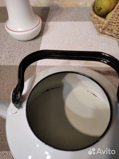 Чайник эмалированный. Винтаж