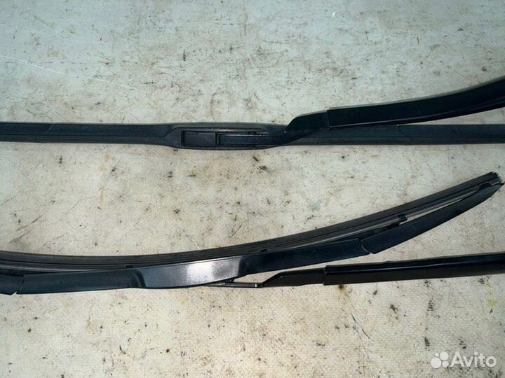 Дворник лобового стекла Toyota Land Cruiser Prado