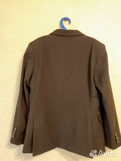 Продам черный пиджак для мальчика, 1-2 класс