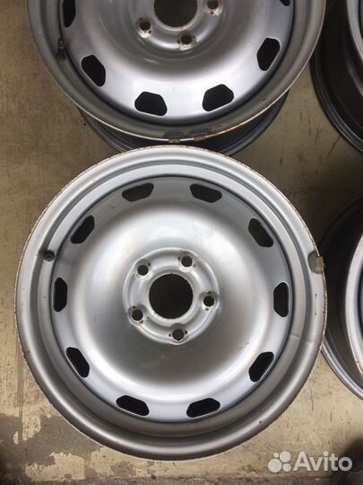 Диски на дастер r 16