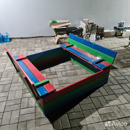 Песочница с крышкой