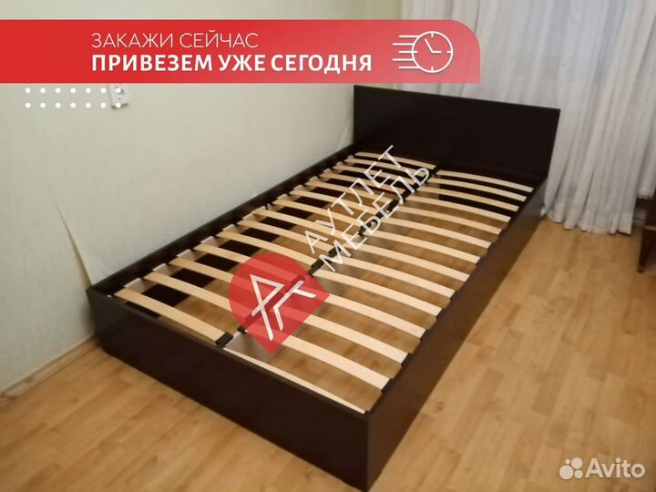 Кровать