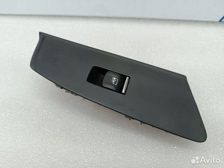 Кнопка стеклоподъемника передняя правая BMW 5 G30