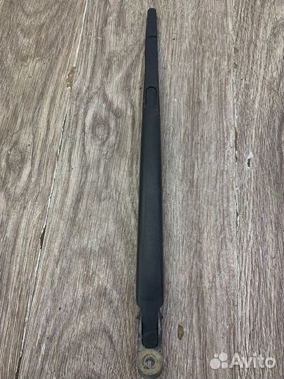 Поводок дворника задний Opel Astra H универсал