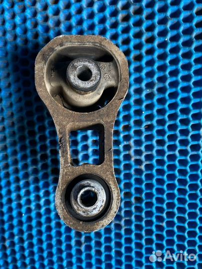 Подушка кпп задняя Ford Fusion fyja 2008