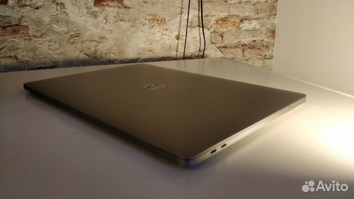 Apple MacBook Pro 15 inch (2017)