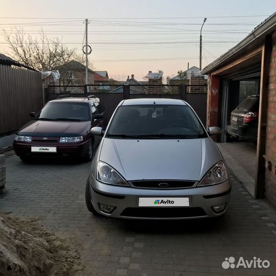 Ford Focus 2.0 AT, 2003, битый, 193 400 км
