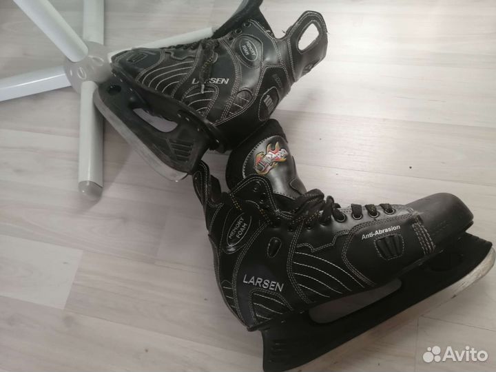 Коньки хоккейные