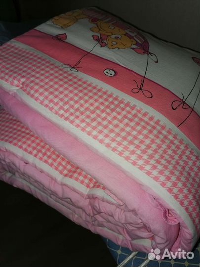 Бортик для детской кроватки