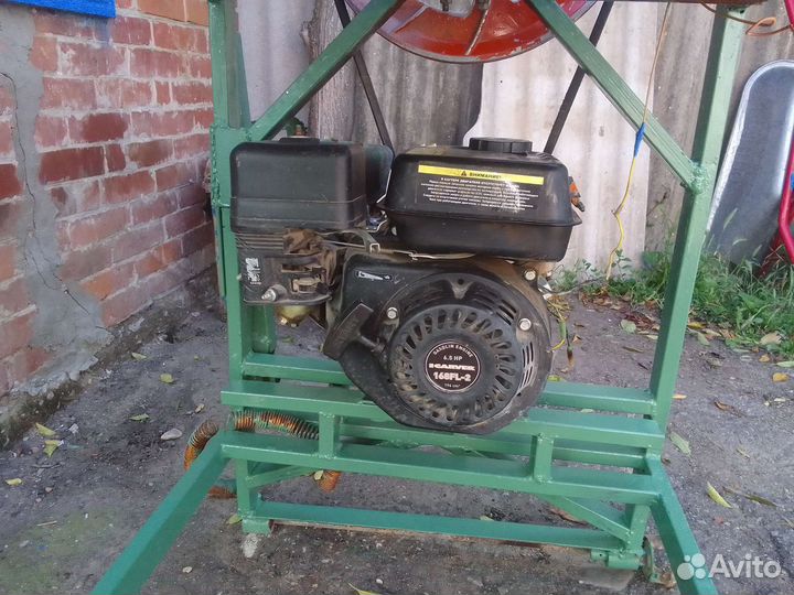 Винтовой дровокол