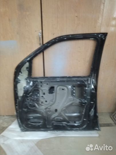 Передняя правая дверь Ниссан Патфайндер