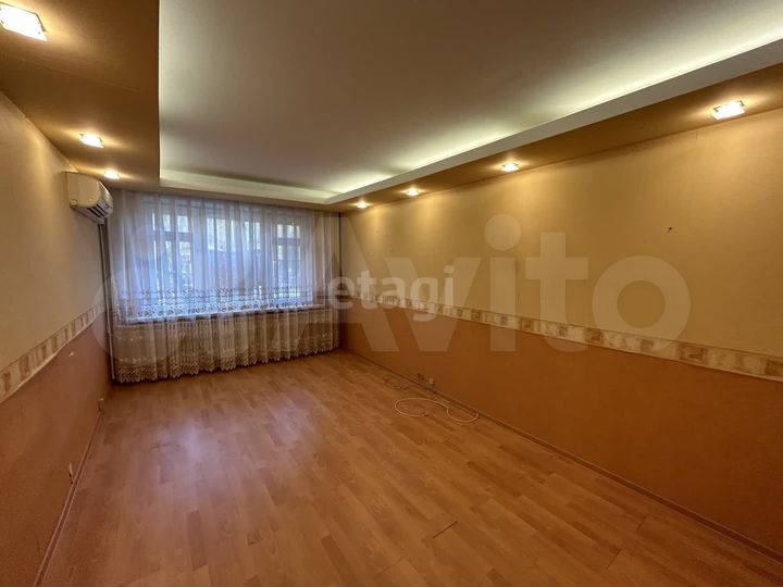 3-к. квартира, 66 м², 1/10 эт.