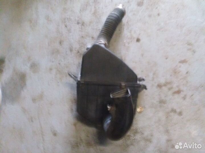 Корпус воздушного фильтра Audi A6 c4