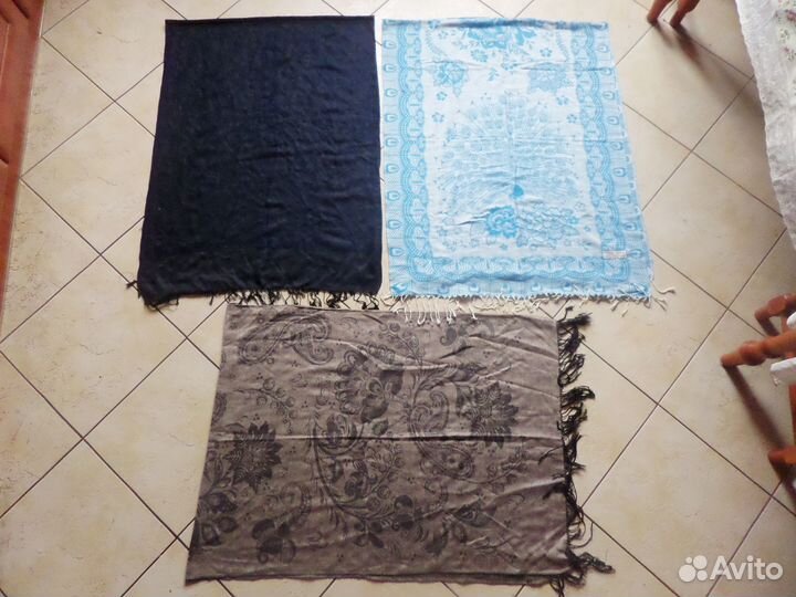 Пакетом шапки и шарфы, хомуты, цена за все 20 штук