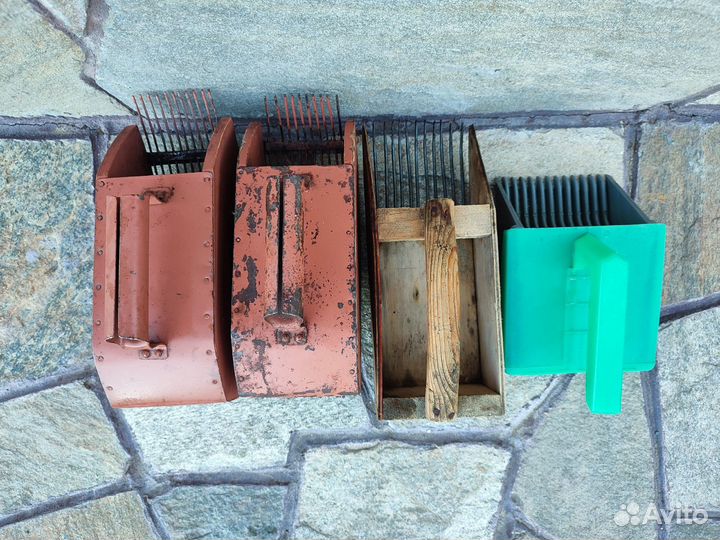 Комбайны, совки ручные для сбора ягод, СССР