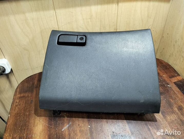 Бардачок Mitsubishi Galant 7