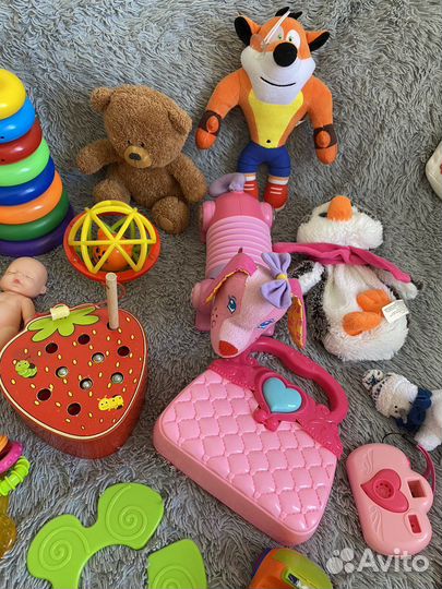 Детские развивающие игрушки пакетом более 50 шт