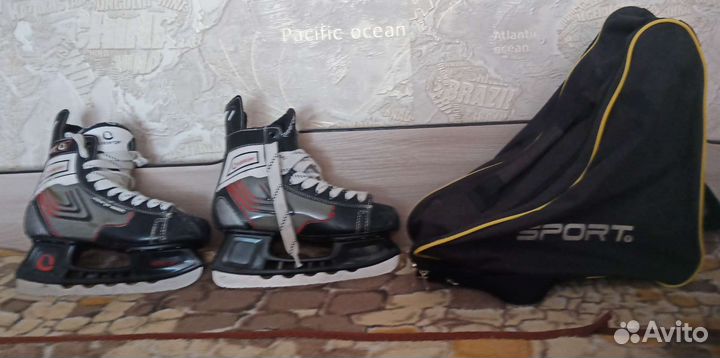 Коньки хоккейные