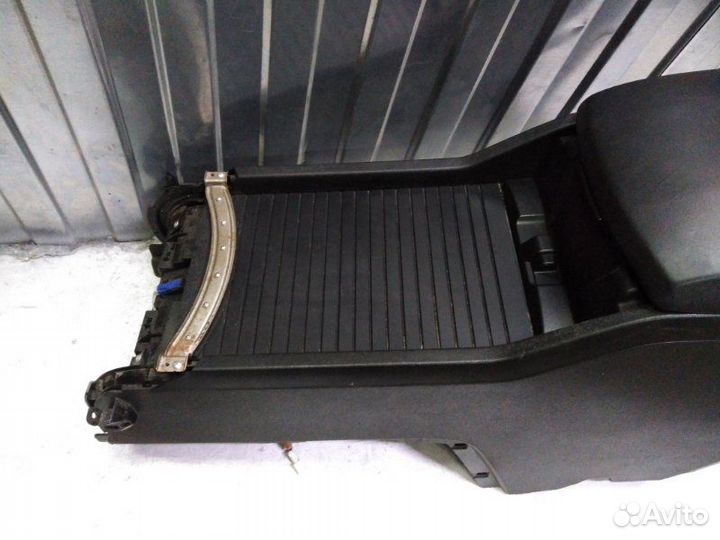 Подлокотник Honda Pilot