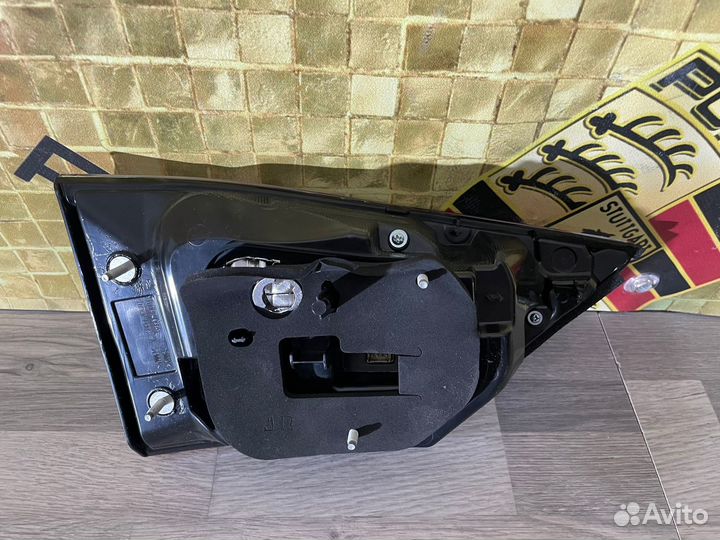 Фонарь задний правый внутренний Lexus ES 15+