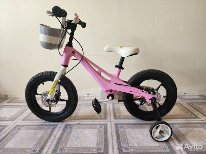 Детский велосипед Royal baby