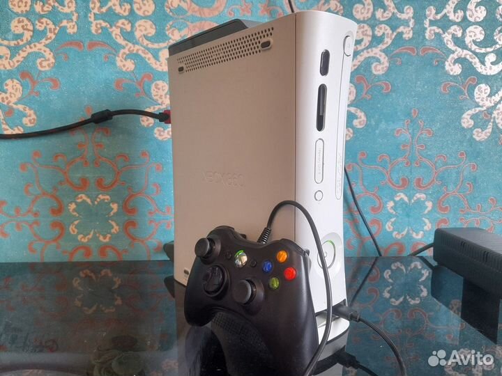 Игровая приставка Xbox 360 Fat 250GB Прошитая